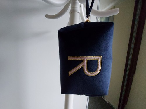 Make-Up Bag ”M&S” Beauty Velour Dark Navy Colour - Foto 4 di 13