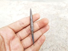 Ancienne miniature vintage originale fait main unique chasse guerre pointe de flèche en fer AR7