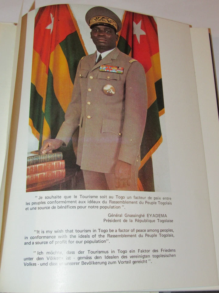 VINTAGE 1970s BOOK 'LOME CAPITAL OF TOGO'/HISTORY/COLOR PHOTOS/PRINTED IN FRANCE - Image 3 of 4