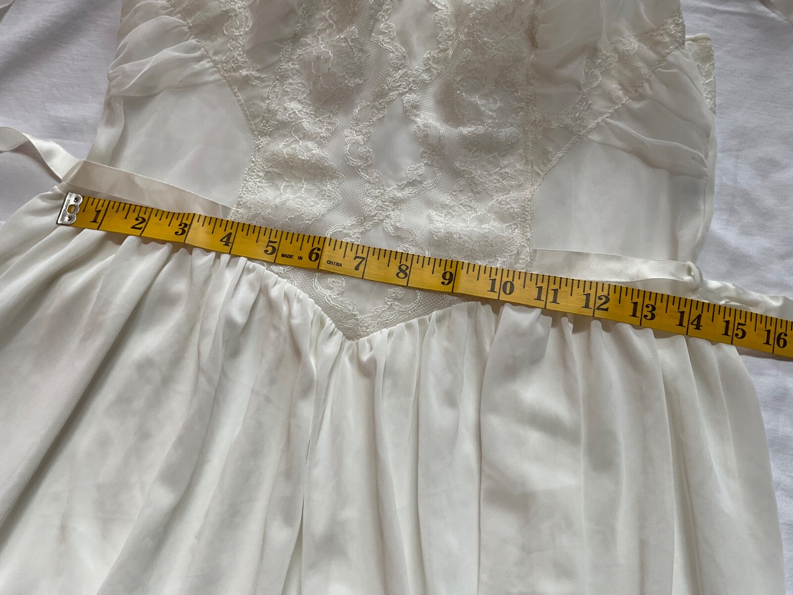 LUXITE by Kayser Vintage Women's Nightgown size 36 white cream Lace  Cottagecore