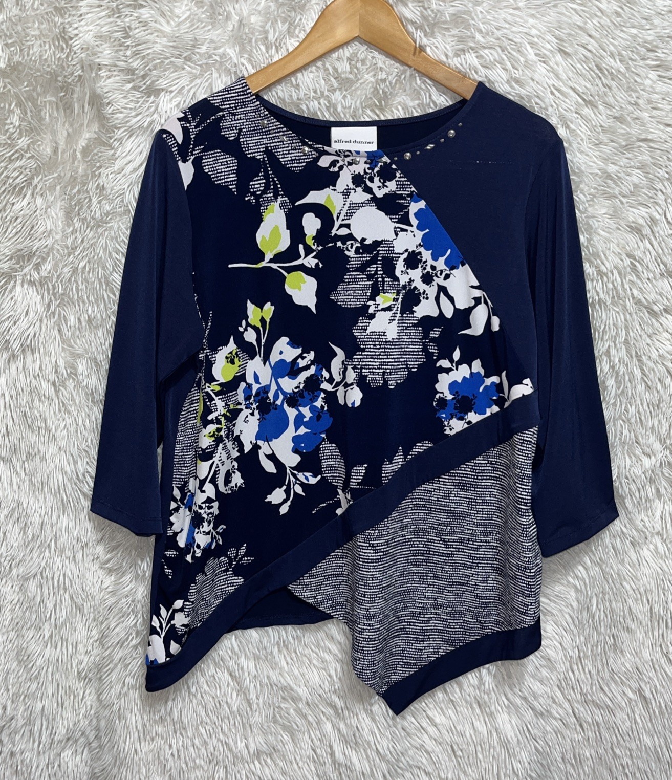 Alfred Dunner Top Women's Size L Blue Floral Knit Rhinestone Asymmetrical Blouse