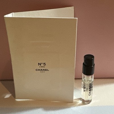 Chanel N5 L eau Sample Spray .05oz / 1.5ml New in Card