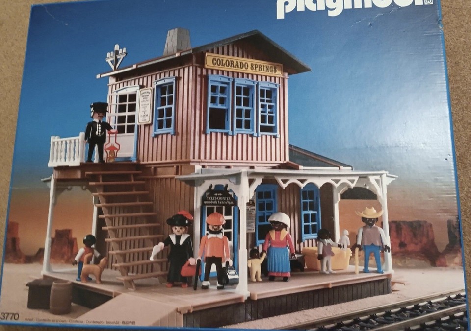 Playmobil 3770 Colorado Springs Train Station Brand New in Box