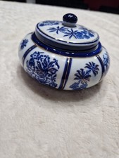 Sechseckiger Porzellan Deckeltopf blau-wei&szlig; / Ingwerdose / Urne