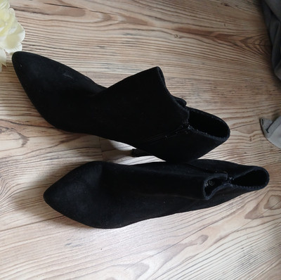 Damen Wildleder Stiefeletten Schwarz EU 39 flach spitz Reißverschluss Knöchel
