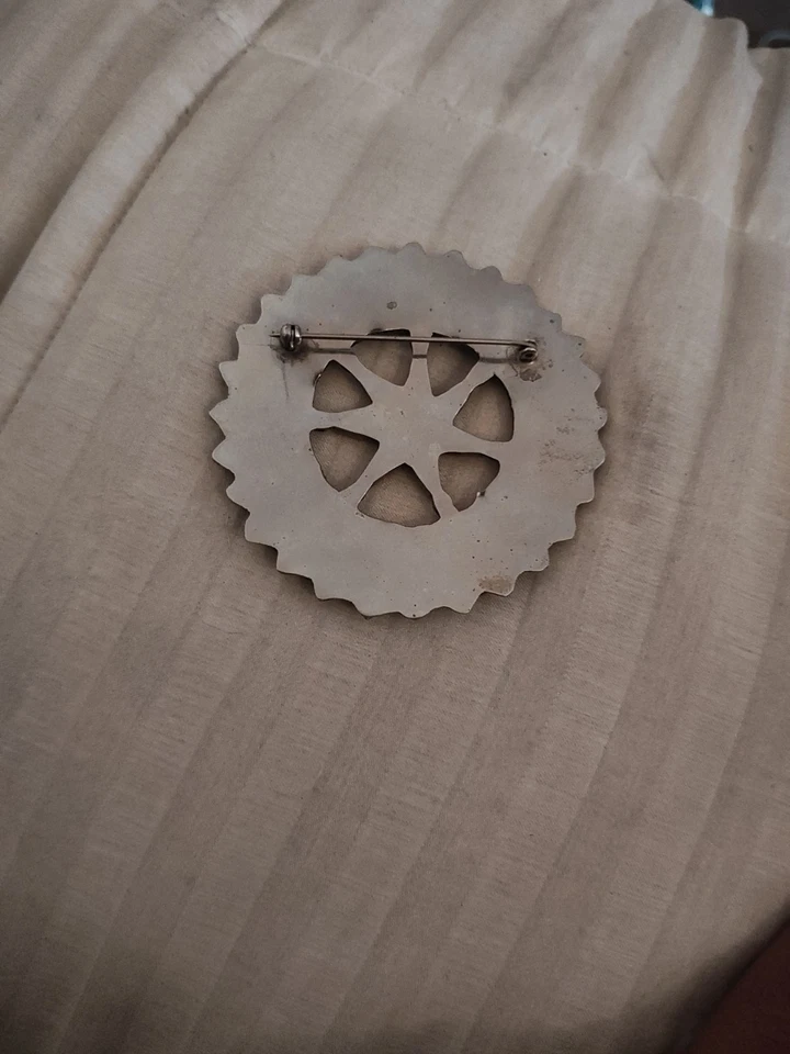 ANTIGUO BROCHE PRENDEDOR nativo americano Zuni turquesa y coral rojo pequeño punto. Foto 3 de 4