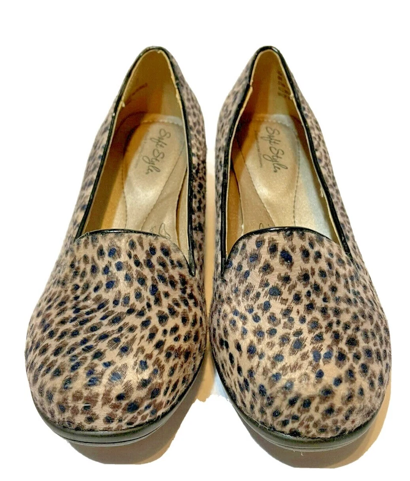 Tacón de cuña suave estilo de Hushpuppies para mujer sin cordones estampado animal talla 6W Foto 4 de 4