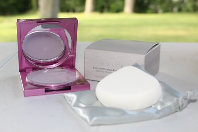 MALLY Beauty Evercolor Poreless Face Defender with Sponge .46 oz NEW NIB