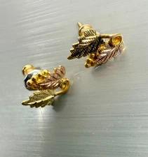 Vintage Black Hills Style 10-12K Tri-Color Gold Grape Leaf Stud Earrings .87g.