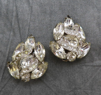 Eisenberg Rhinestone Earrings Vintage Clip Clear Faceted Crystal 1.25 inch 194c