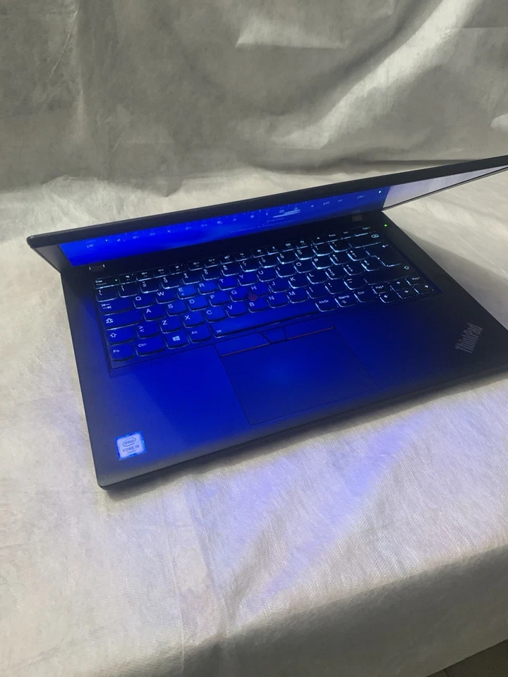 ThinkPad T470, 14" FHD, 256GB SSD Nvme, CPU i5, 8GB Ram, TastieraRetroilluminata - Immagine 4 di 4