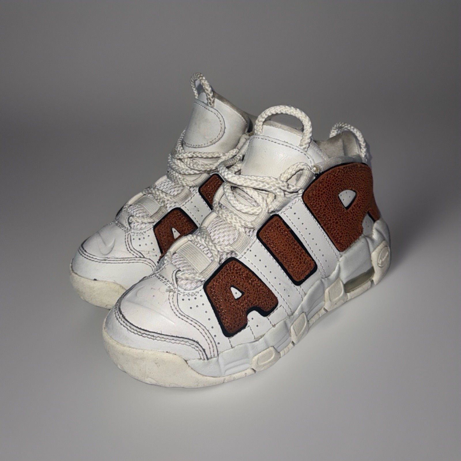 Nike Air More Uptempo Kids Shoe 2Y Phantom/Black-Dark Russet Basketball Leather.