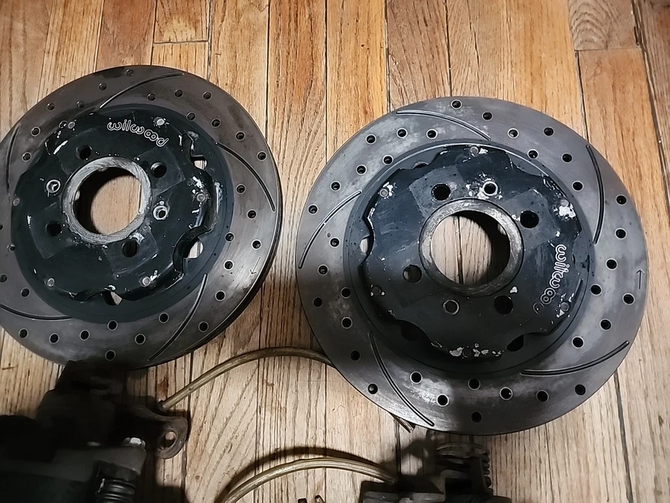 Kit de freno trasero combinado Wilwood - Rotor LISO/pinza NEGRA - 12-19 Fiat 500 Foto 4 de 4