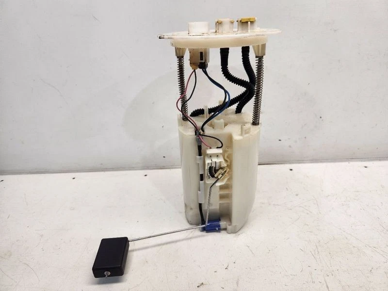 2007-2021 Toyota Tundra ,Sequoia Fuel Pump Module Assembly 4.6L OEM - Image 3 of 4
