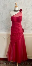 Abito VERMOIA rosso taffetà una spalla rosa increspato ballo damigella d'onore occasione 10