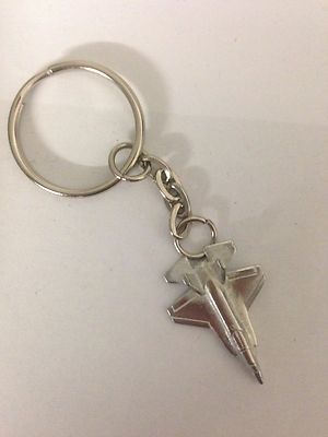 Joint Strike Fighter C42 Flugzeug englisches Zinn Emblem auf geteiltem Ring Schlüsselanhänger