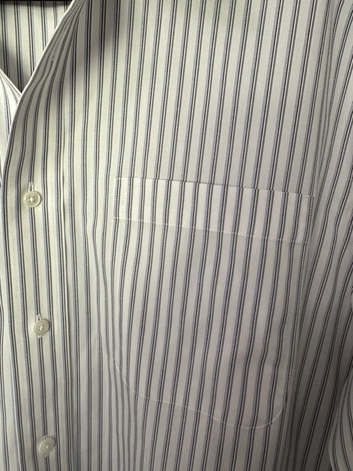 Nordstrom Men’s Wrinkle Free 100% Cotten Button Up Shirt Traditional Fit - Image 4 of 4