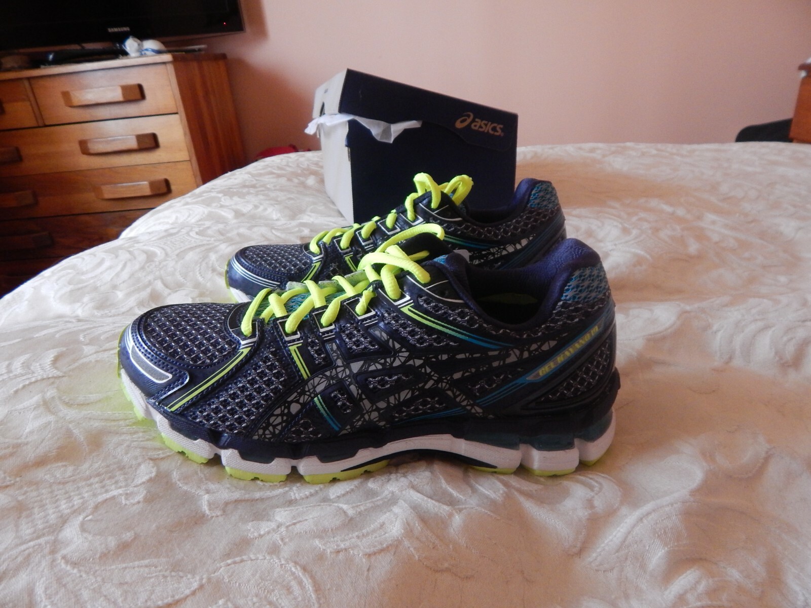 Asics Gel Kayano 19 mens shoes, size 6 