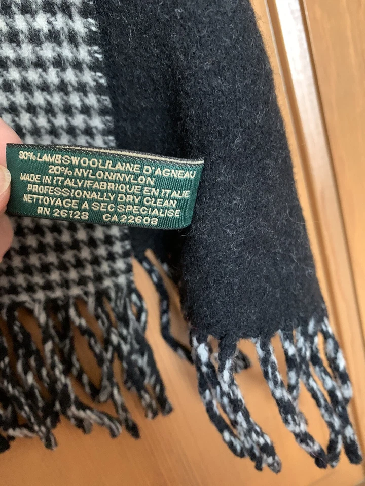 Lauren Ralph Lauren Scarf Shawl 80% Lambswool, Warm, Soft, Comfy Black/ Gray - Image 4 of 4