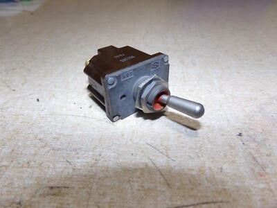 NEW  Cutler Hammer 7840 Momentary 8511K5 Toggle Switch  *FREE SHIPPING*