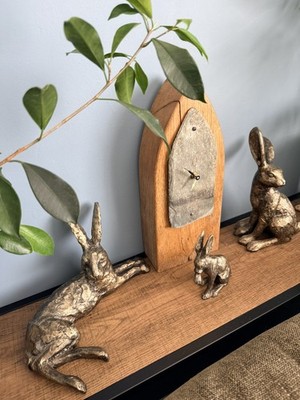 Rustikale original handgefertigte Schlafuhr aus Holz und Lake District Schiefer 
