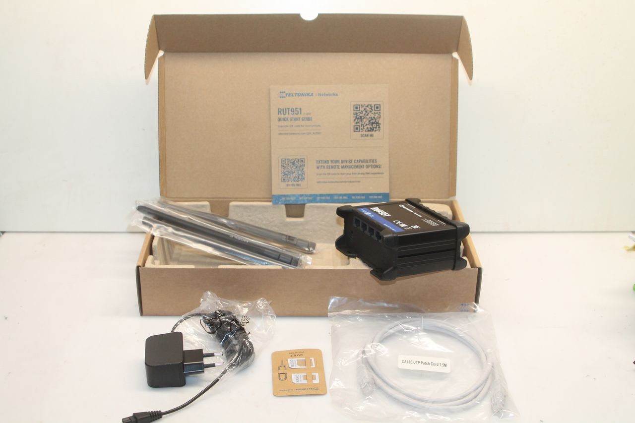 Routeur 4G LTE RUT951 Teltonika double SIM | Wi-Fi stable pour bureau mobile et chantier