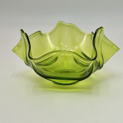 Viking Epic Drape Avocado Green Glass Handkerchief Bowl 8  MCM 1960s Vintage