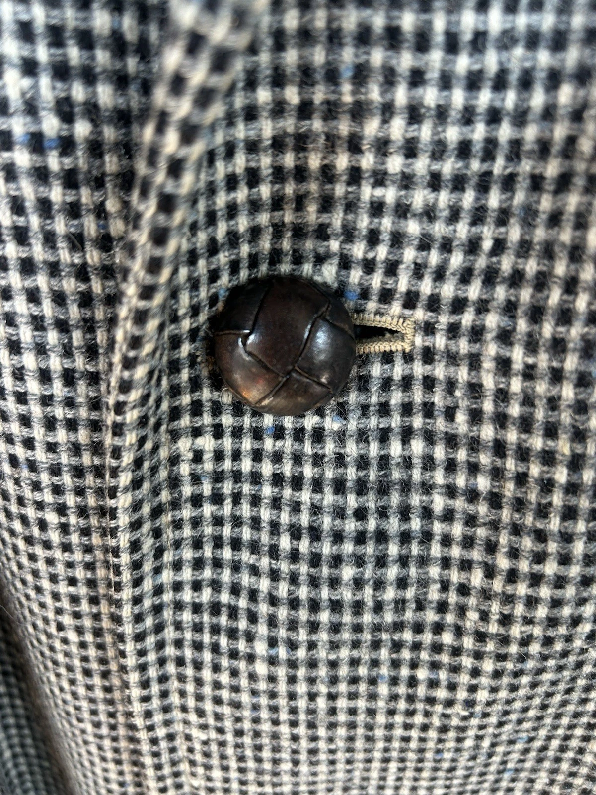 Vintage 50s 60s Tweed Overcoat Men’s Medium 38-40 Houndstooth Wool Topcoat - product detail image 3