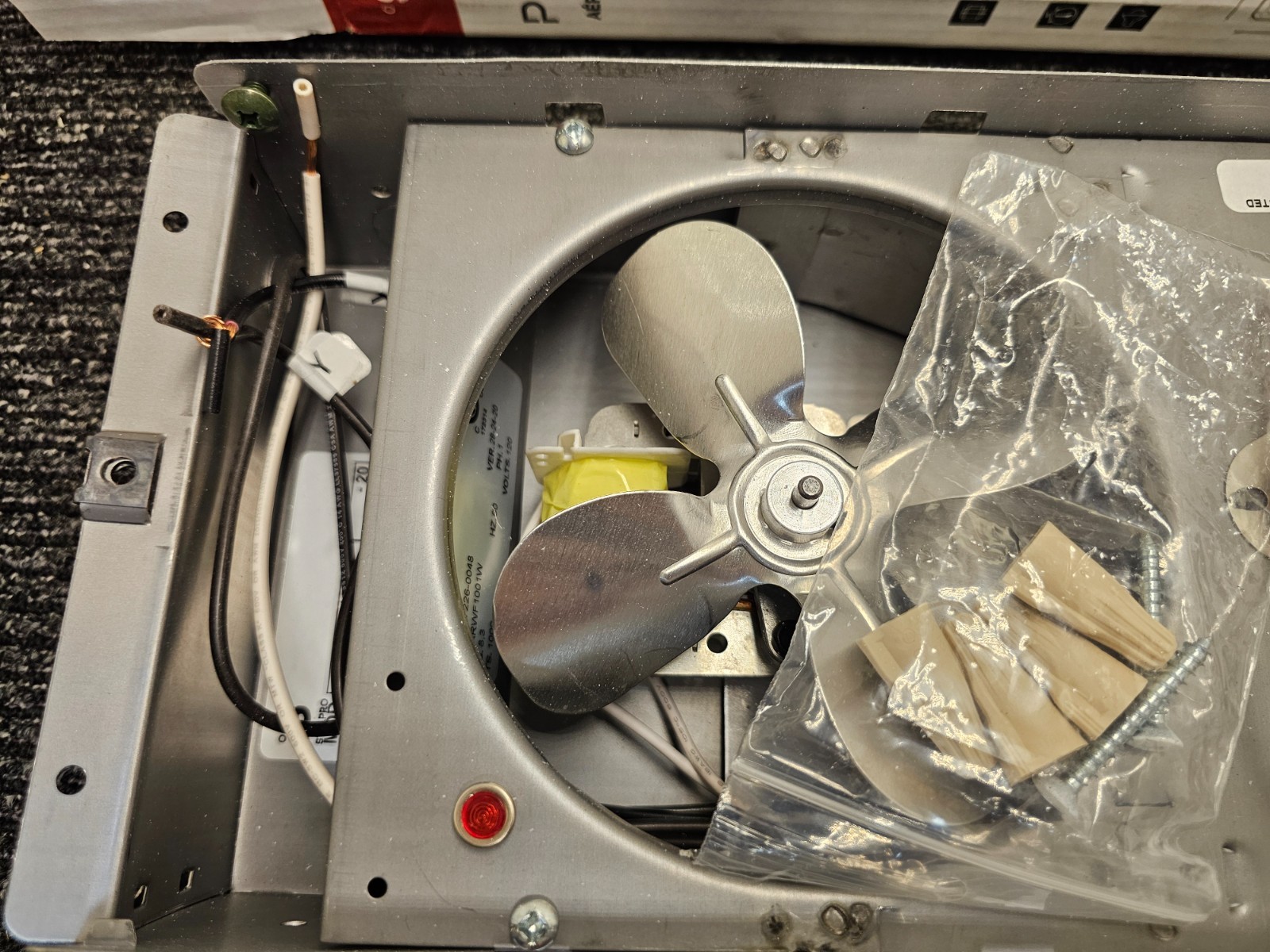 Stelpro ARWF1001W 1000W Pulsair Wall Fan Heater, 40 CFM, 3413 BTU/H, 120V, White