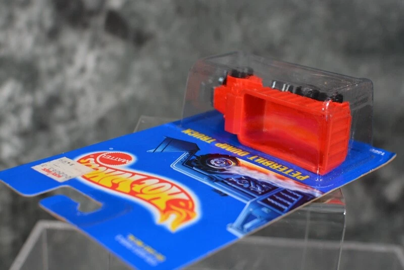 Hot Wheels PETERBILT DUMP TRUCK Red Collector #100 W/ FREE SHIPPING - Image 4 of 4