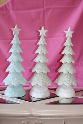 18'' SNOWY GINGERBREAD LACE TREE Valerie Parr Hill PASTEL BLUE or GREEN Christmas