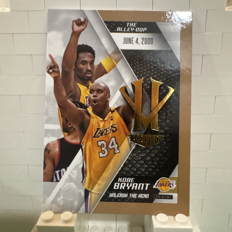 2015-16 Panini KB20 KOBE BRYANT HeroVillain GOLD REFRACTOR Card #5 The Alley-Oop - Image 2 of 4