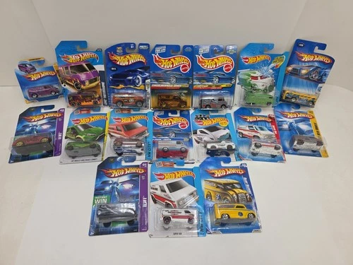 Hot Wheels * Lot Of 17 * Trucks, Vans, Buses *New Vintage