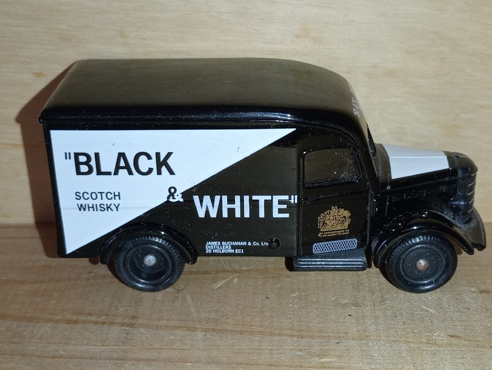 Lledo Days Gone / 1950 Bedford Delivery Van - Black & White Scotch Whisky thumbnail 6