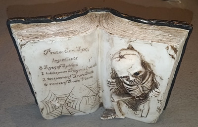 HALLOWEEN PROP DEKOR SKELETT HARZ HEXE ZAUBER BUCH NEU!