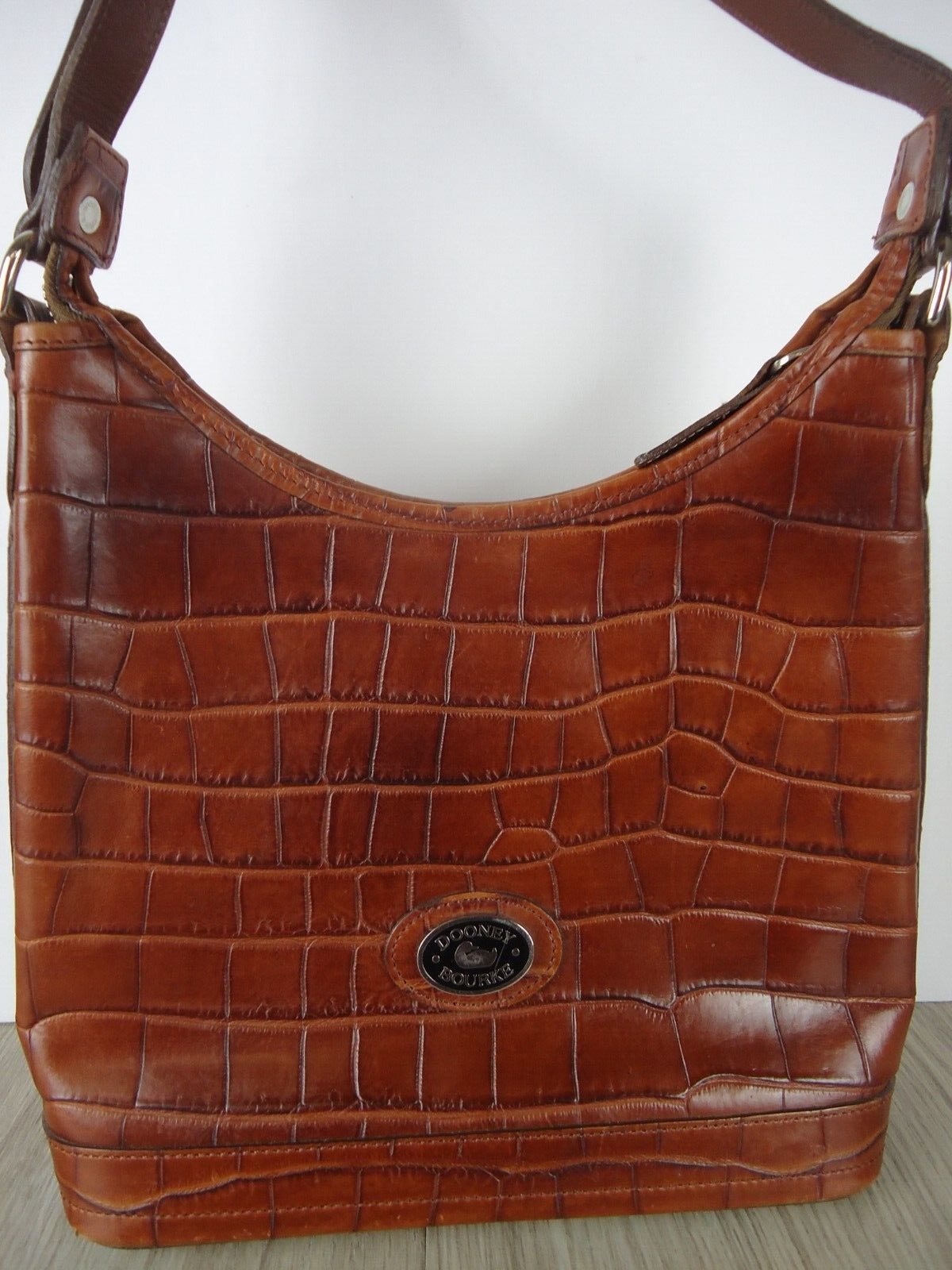 VTG Dooney and Bourke Brown Leather Crocodile Embossed Classic Crossbody Handbag