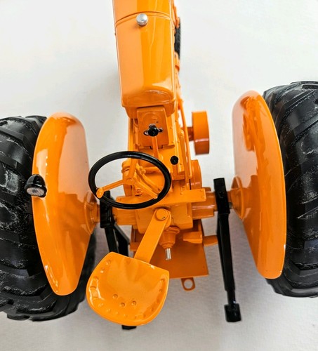 SpecCast Minneapolis Moline U Pulling Tractor 1/16 SCT 300 2007 Puller Series - Picture 6 of 15