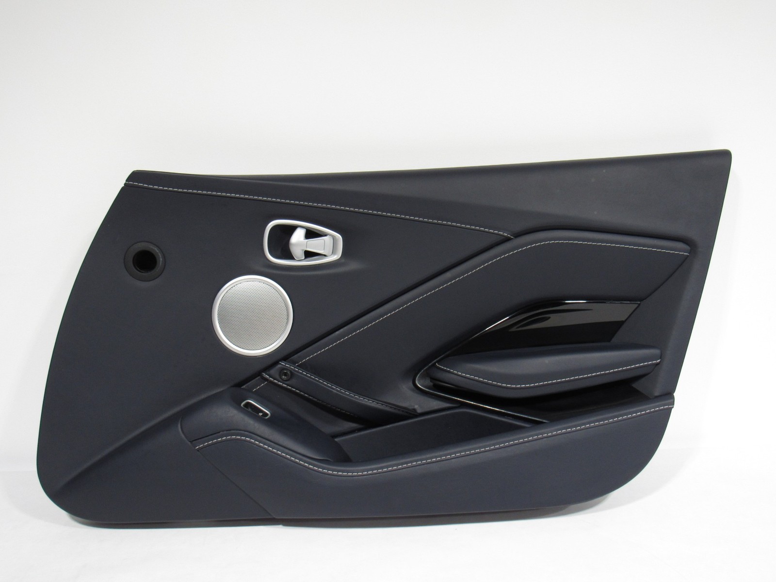 18-21 Aston Martin Vantage 2020 Front Right Passenger Door Cover Trim Panel ;:Y