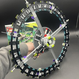 Lego 7065, Alien Conquest Mothership, 100% Complete w/ Figures and Manual