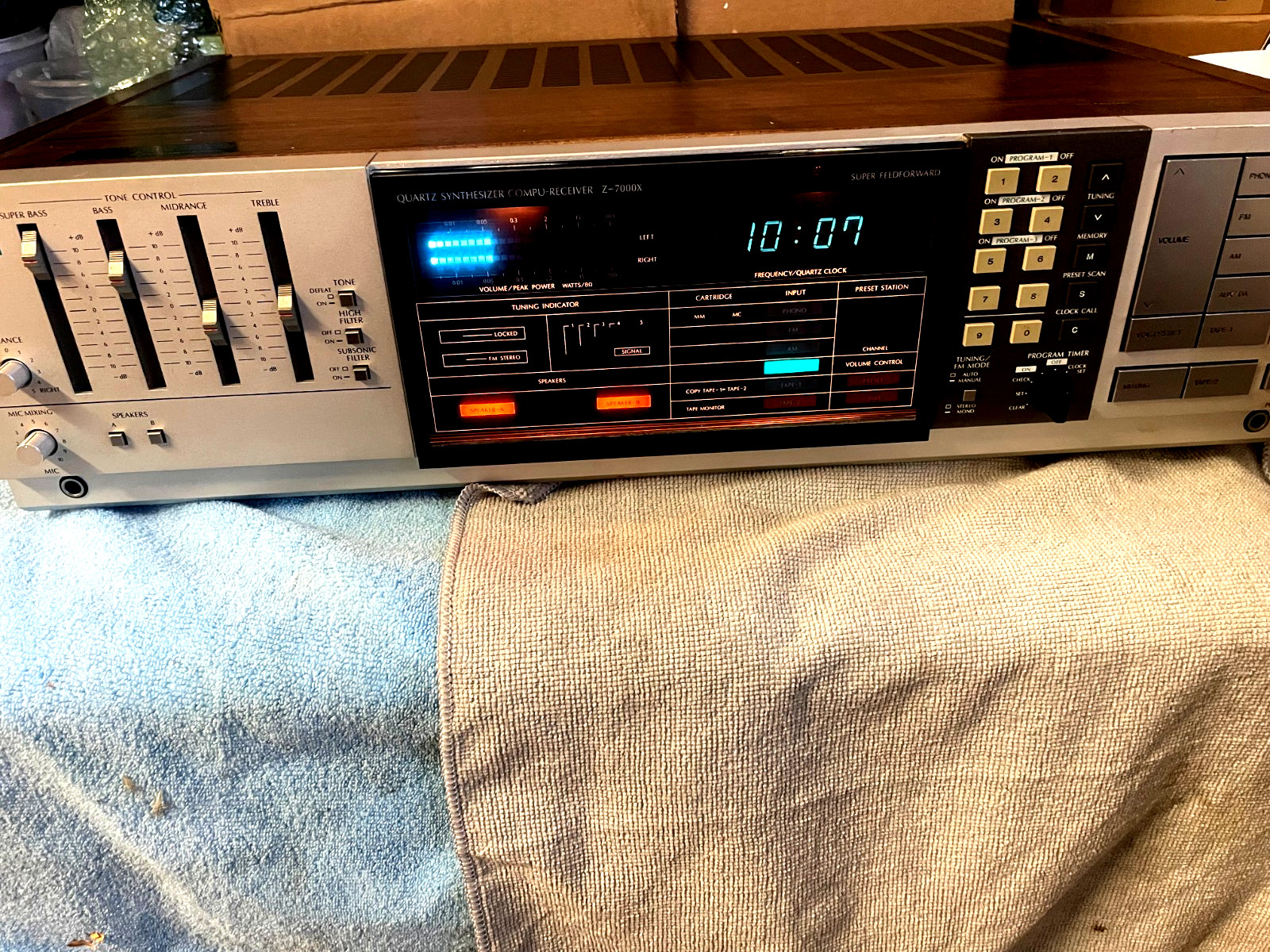 Sansui Stereo Receiver Quartz  Compu Model #Z-7000X Power output: 100 watts per