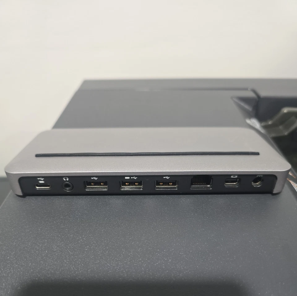 Henge MacBook Docking Station USB-C Stone HD01TAUSBC - Up to 87W Charging - Image 3 of 4