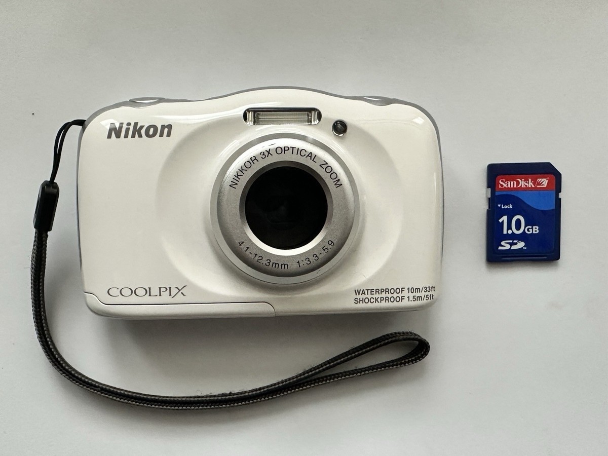 Nikon COOLPIX S33 ホワイト Nikon Coolpix S33 13.2MP Waterproof Camera WHITE Tested & Works