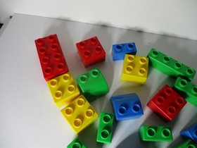 LEGO Quatro: Small Quatro Bucket (5355) 18 PIECES PCS