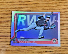 LOURDES GURRIEL JR. 2025 Topps Series 1 #136 Rainbow Foil