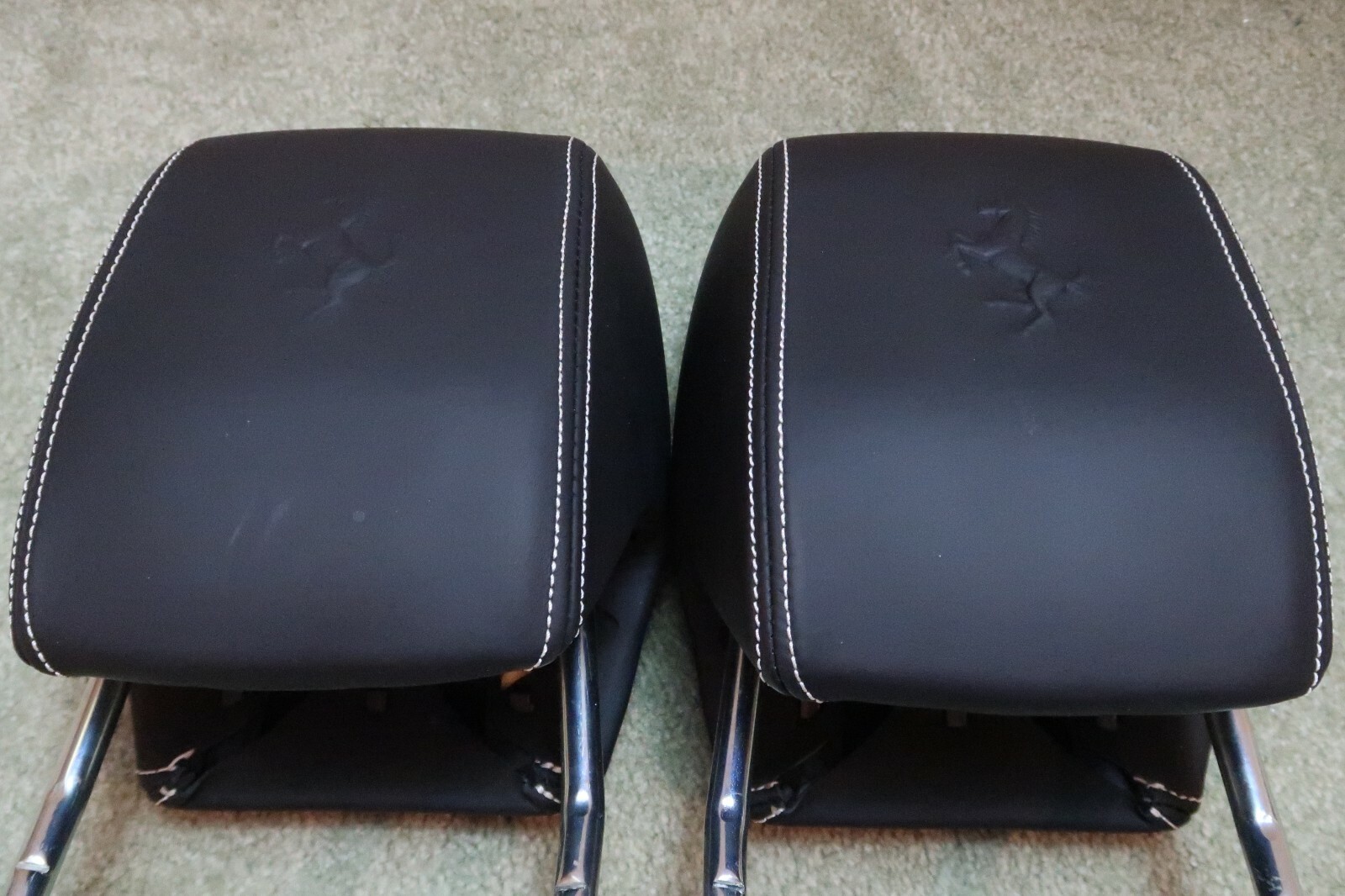 FERRARI 458 HEADREST HEAD REST DRIVERS & PASSENGER SIDE IN EXCELLENT CONDITION