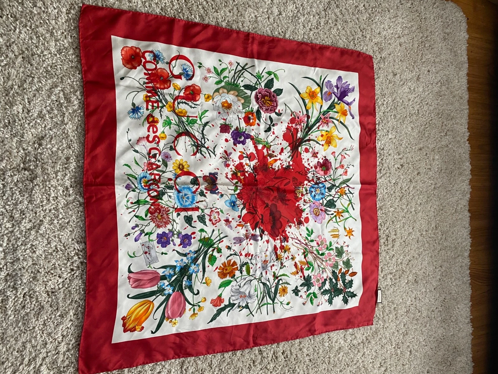 Grand foulard Gucci authentique