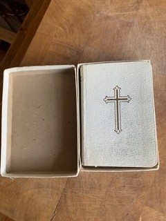 Common Prayer Book (1961) Cambridge Uni Press Boxed White Leather. With error