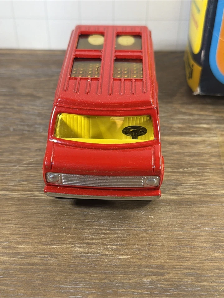 Vintage Corgi Coca Cola Chevrolet Van w Coke Load Diecast 437 Great Britain - Image 4 of 4