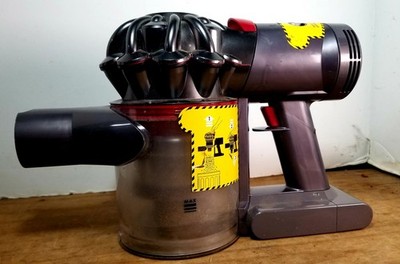 DYSON V7 / SV11 Handheld Vacuum Cleaner Motorhead w Dust Cup and Battery 