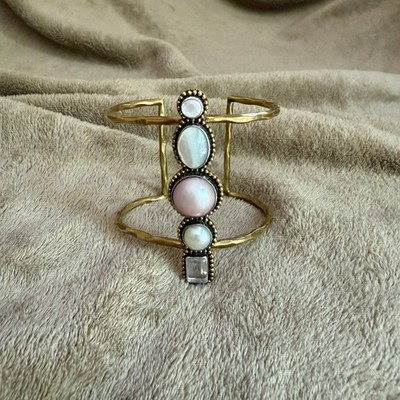 eSBe Women's Vintage Bracelet Textured Gold tone Faux Pearl Cabochon Cuff